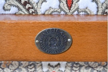 中古 イタリア　美品　ATTICA(アッティカ)　優美な猫脚の2人掛けソファ　(R-088818)