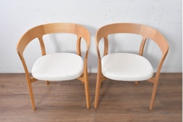 中古　美品　arflex(アルフレックス)　藤森泰司(Taiji Fujimori)デザイン　RUNE(ルネ)　流れるような美しいフォルムのダイニングチェア2脚セット　定価(2脚合計)約40万円　(R-088819)