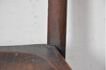 イギリスアンティーク　エルム材　バーチ材　素朴な木味が魅力のアームレスチェア　(R-088822)