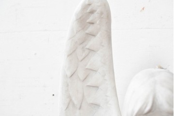 イギリスヴィンテージ　高さ約83cm　天然石　祈る姿が美しい天使像　(R-088823)