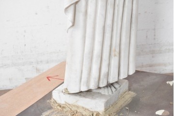 イギリスヴィンテージ　高さ約83cm　天然石　祈る姿が美しい天使像　(R-088823)