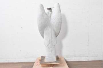 イギリスヴィンテージ　高さ約77cm　天然石　祈る姿が美しい天使像　(R-088825)