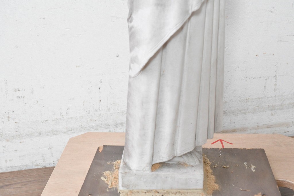 イギリスヴィンテージ　高さ約92cm　天然石　祈る姿が美しい天使像　(R-088826)