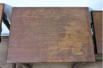 イギリスヴィンテージ　オーク材　重厚でクラシカルなネストテーブル　(R-088832)