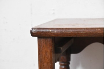 イギリスヴィンテージ　オーク材　重厚でクラシカルなネストテーブル　(R-088832)