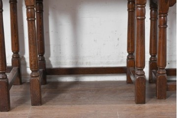 イギリスヴィンテージ　オーク材　重厚でクラシカルなネストテーブル　(R-088832)