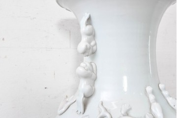 中古　特大サイズ!　高さ約93cm　中国古陶磁デザイン　獣耳と立体装飾が目を引く花瓶　(R-088834)
