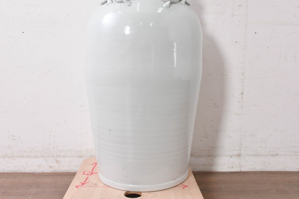 中古　特大サイズ!　高さ約93cm　中国古陶磁デザイン　獣耳と立体装飾が目を引く花瓶　(R-088834)