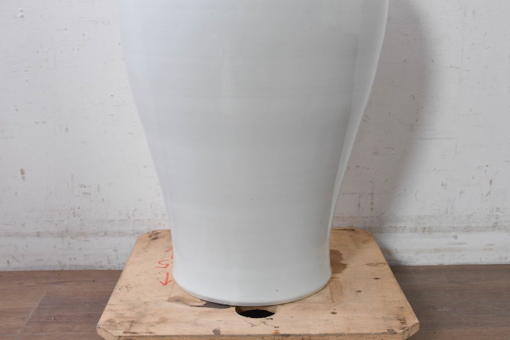中古　特大サイズ!　高さ約87cm　中国古陶磁デザイン　滑らかで艶やかな質感が美しい花瓶　(R-088837)
