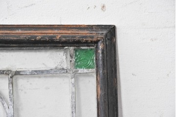 アジアアンティーク建具　蝶のモチーフと色ガラスの意匠が愛らしいステンドグラス　(R-088841)