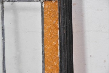 アジアアンティーク建具　蝶のモチーフと色ガラスの意匠が愛らしいステンドグラス　(R-088841)