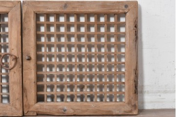 中国アンティーク建具　1900年頃　李朝風の端正なマス目格子が美しい窓2枚(1対)セット　(R-088842)