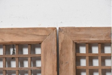 中国アンティーク建具　1900年頃　李朝風の端正なマス目格子が美しい窓2枚(1対)セット　(R-088842)