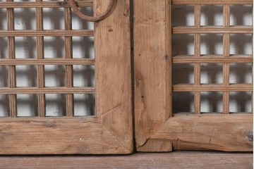 中国アンティーク建具　1900年頃　李朝風の端正なマス目格子が美しい窓2枚(1対)セット　(R-088842)