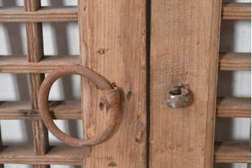 中国アンティーク建具　1900年頃　李朝風の端正なマス目格子が美しい窓2枚(1対)セット　(R-088842)