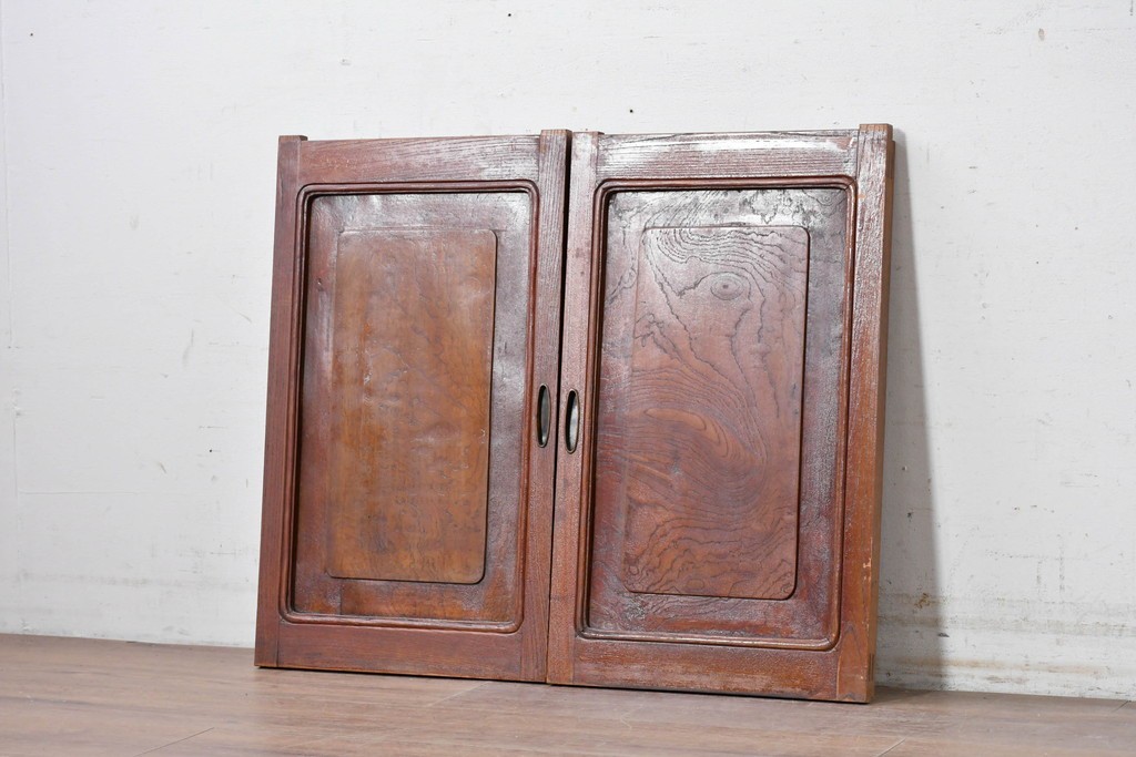 アンティーク建具　昭和初期　欅(ケヤキ)材　味わい深い木目が目を引く作りの良い小さな窓2枚セット　(R-088844)