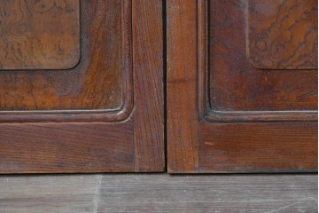 アンティーク建具　昭和初期　欅(ケヤキ)材　味わい深い木目が目を引く作りの良い小さな窓2枚セット　(R-088844)