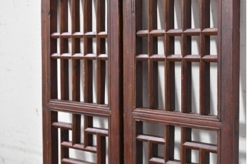 中国ヴィンテージ建具　アンティーク調　幾何学模様が目を引く中国格子2枚セット　(R-088845)