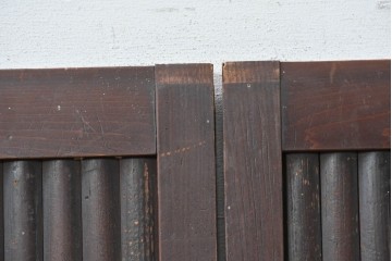 アンティーク建具　明治期　丸桟格子板戸窓2枚セット　(R-088850)