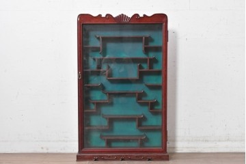 中国ヴィンテージ　1980年から1990年頃　花梨材　シンメトリーデザインの壁掛け飾り棚　(R-088853)