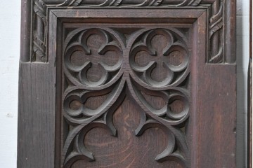 イギリスアンティーク建具　オーク材　クアトロフォイル(四つ葉)の彫刻が美しいパネル3枚セット　(R-088857)