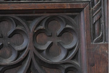 イギリスアンティーク建具　オーク材　クアトロフォイル(四つ葉)の彫刻が美しいパネル3枚セット　(R-088857)