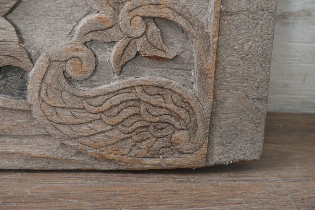 アジアンヴィンテージ建具　バリ　草花の彫刻が施された装飾パネル　(R-088861)