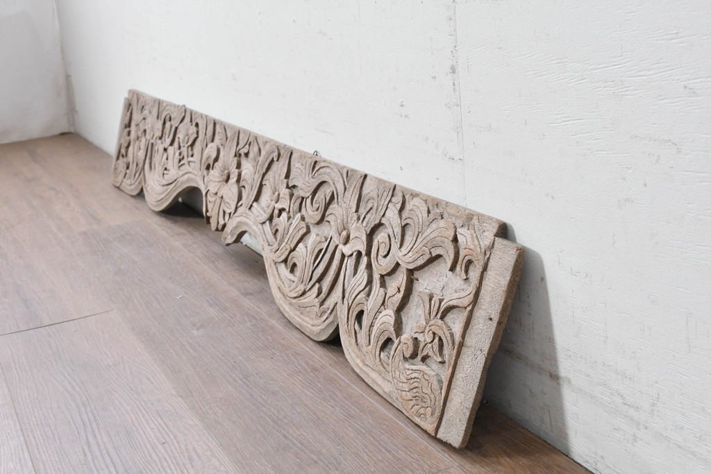アジアンヴィンテージ建具　バリ　草花の彫刻が施された装飾パネル　(R-088861)