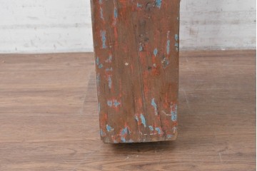 アジアンヴィンテージ　バリ　繊細な彫刻装飾が目を引く木製柱　(R-088862)
