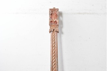 アジアンヴィンテージ　バリ　繊細な彫刻装飾が目を引く木製柱　(R-088862)