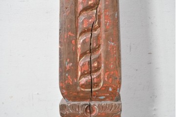 アジアンヴィンテージ　バリ　繊細な彫刻装飾が目を引く木製柱　(R-088863)
