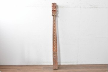 アジアンヴィンテージ　バリ　繊細な彫刻装飾が目を引く木製柱　(R-088863)