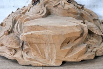 和製ヴィンテージ　希少デザイン!　欅(ケヤキ)材　鹿角と紅葉流水図彫刻が見事な刀掛け　(R-088870)