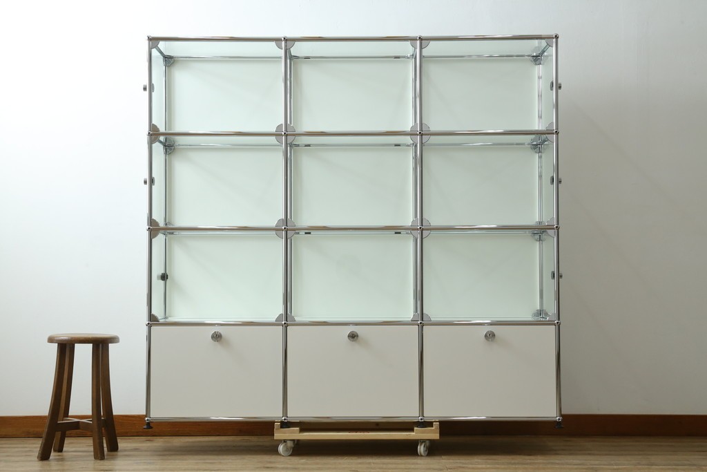 中古 　美品　スイス　USMハラー(USM Haller)　モジュール構造の3列4段ガラスキャビネット　(R-088871)