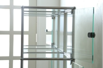 中古 　美品　スイス　USMハラー(USM Haller)　モジュール構造の3列4段ガラスキャビネット　(R-088871)