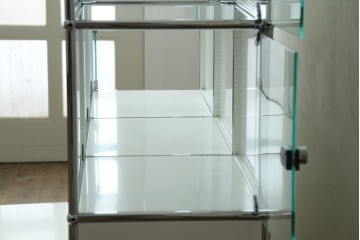 中古 　美品　スイス　USMハラー(USM Haller)　モジュール構造の3列4段ガラスキャビネット　(R-088871)
