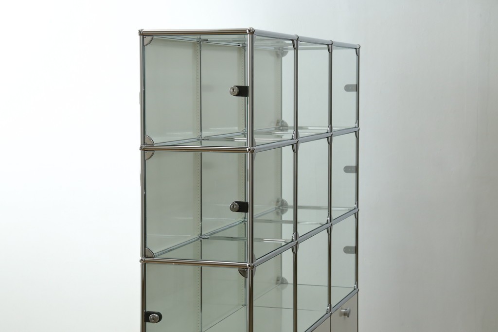 中古 　美品　スイス　USMハラー(USM Haller)　モジュール構造の3列4段ガラスキャビネット　(R-088871)
