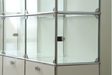 中古 　美品　スイス　USMハラー(USM Haller)　モジュール構造の3列4段ガラスキャビネット　(R-088871)