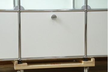 中古 　美品　スイス　USMハラー(USM Haller)　モジュール構造の3列4段ガラスキャビネット　(R-088871)