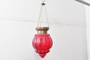 《引っ掛けシーリング式ペンダントライト加工費込み》　インドネシアヴィンテージ　1980年から1990年頃　赤い装飾ガラスシェードが華やかなペンダントライト　(R-088883)