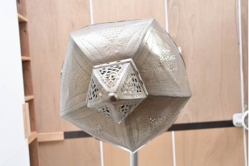 《引っ掛けシーリング式ペンダントライト加工費込み》　ヴィンテージ照明　真鍮製　透かし細工が美しい大振りな吊り下げ照明　(R-088886)