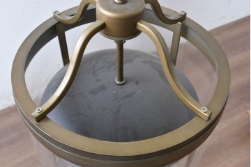 中古照明　特注　クラシカルなランタン風デザインが素敵な大型の吊り下げ照明　(R-088888)