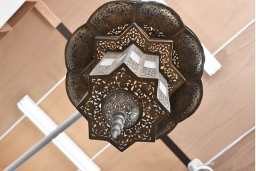 《引っ掛けシーリング式ペンダントライト加工費込み》　ヴィンテージ照明　モロッコ　真鍮製　透かし彫りが美しい吊り下げ照明　(R-088890)