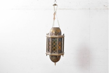 《引っ掛けシーリング式ペンダントライト加工費込み》　アラビアンヴィンテージ　工芸品　真鍮製　優美な透かし細工を施した色ガラス入り八角ペンダントライト　(R-088892)