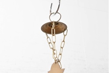 《引っ掛けシーリング式ペンダントライト加工費込み》　アラビアンヴィンテージ　工芸品　真鍮製　優美な透かし細工を施した色ガラス入り八角ペンダントライト　(R-088892)
