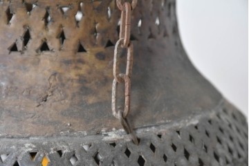 《引っ掛けシーリング式ペンダントライト加工費込み》　ヴィンテージ照明　モロッコ　真鍮製　透かし模様が異国情緒を演出する吊り下げ照明　(R-088896)