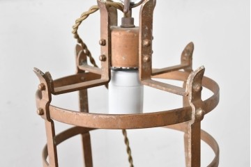 ヴィンテージ照明　イギリス　インダストリアルな趣漂う金属製ペンダントライト　(R-088898)