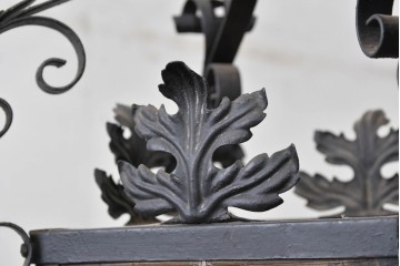 《引っ掛けシーリング式ペンダントライト加工費込み》　ヴィンテージ照明　イギリス　ロートアイアン　ステンドグラスが彩る優美な意匠のペンダントライト　(R-088907)