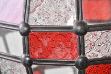 《引っ掛けシーリング式ペンダントライト加工費込み》　ヴィンテージ照明　モロッコ　赤とクリアの幾何学模様が印象的なペンダントライト　(R-088908)