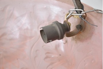 アンティーク照明　イギリス　花模様のピンクガラスが可憐な吊り下げ照明　(R-088914)